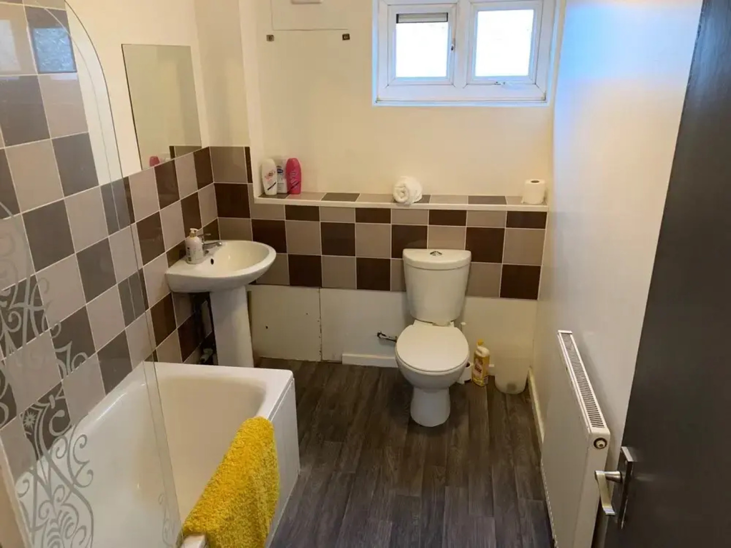 New Cross Mews 4 Bedroom 2 Bathrooms Fast Wifi Parking Sleeps up to 12