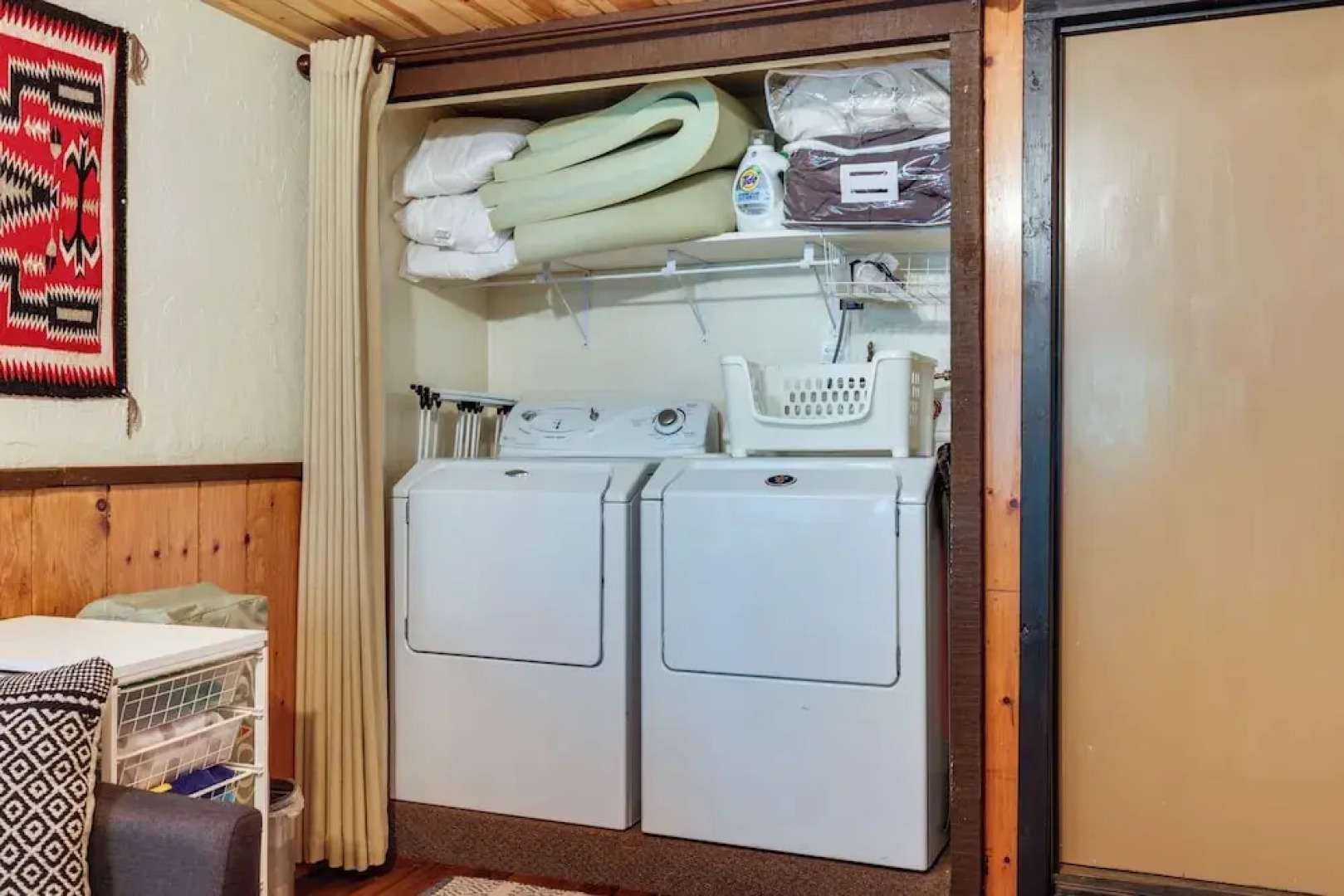 Decks, Grills + Fire Pit: Camp Connell Hideaway!