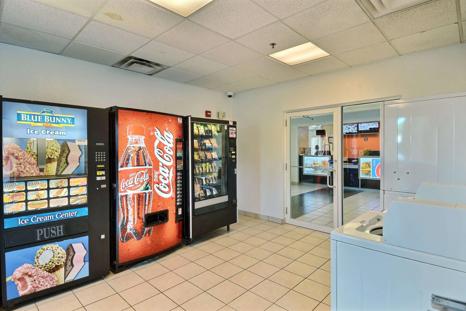 Motel 6 Tewksbury, MA - Boston