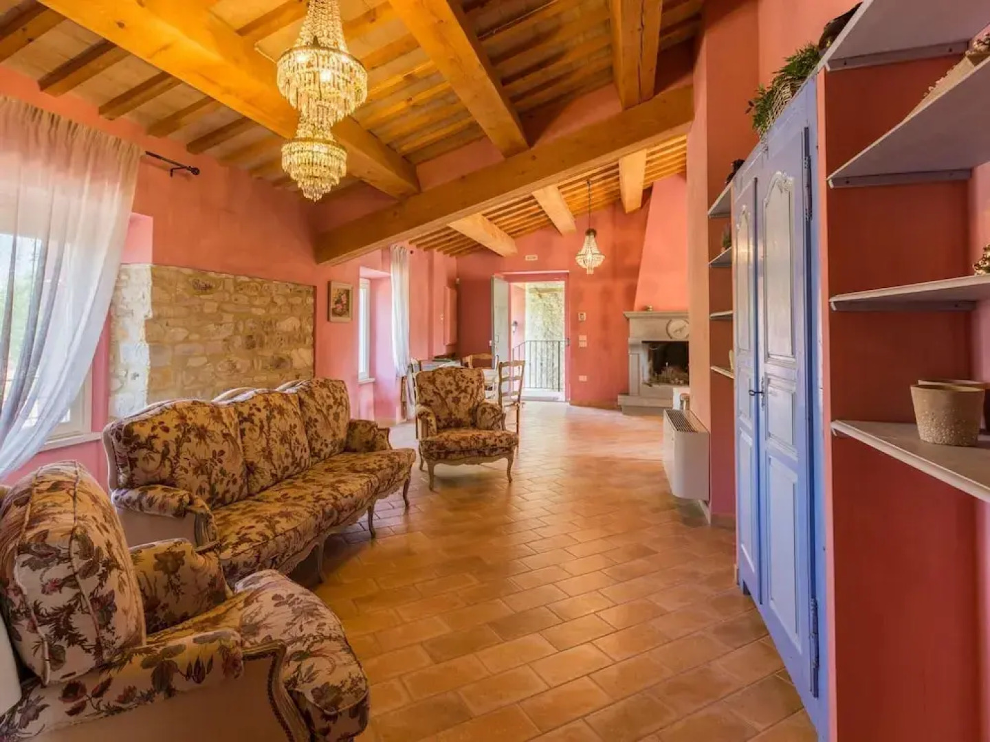 Belvilla by OYO Villa Cucco