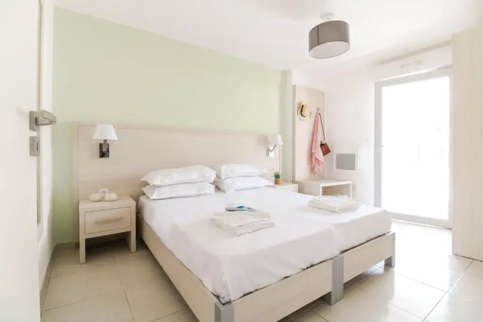 SELECT'SO HOME - Résidence Le Poséidon - Piscine & Parking - Prestations de qualité & Services Hôteliers - POS03