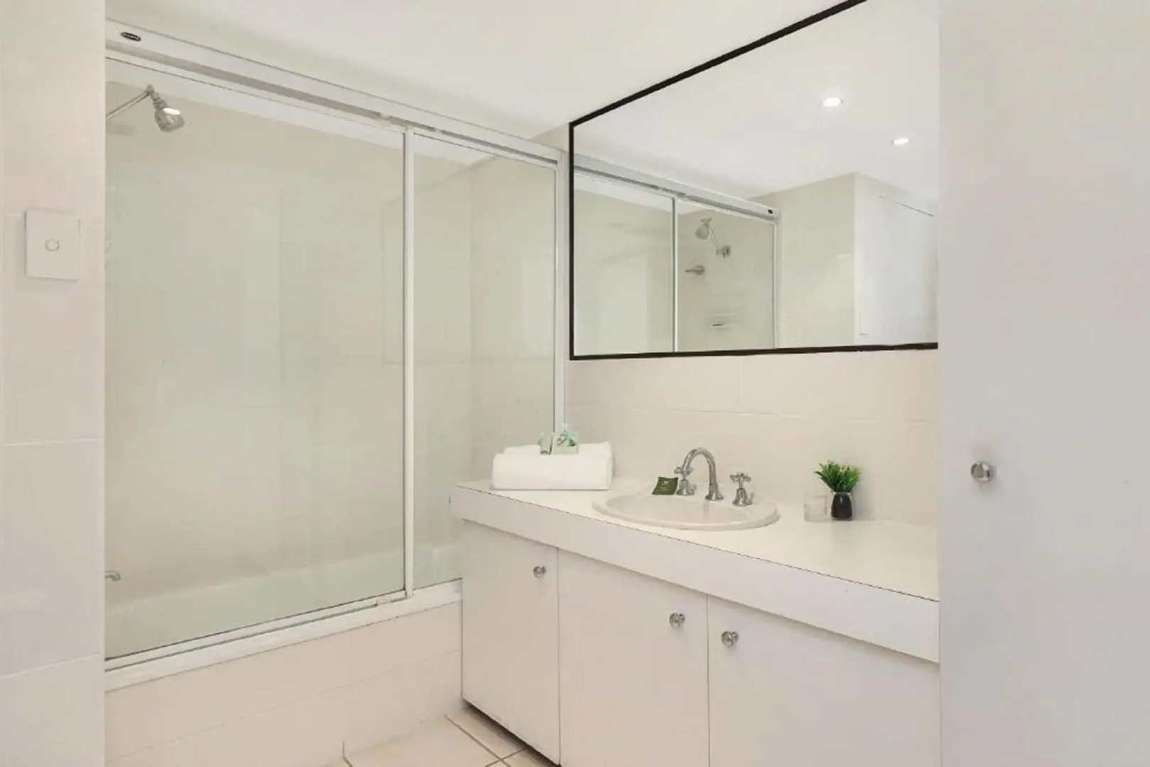 Elouera Tower Beachfront Apartments