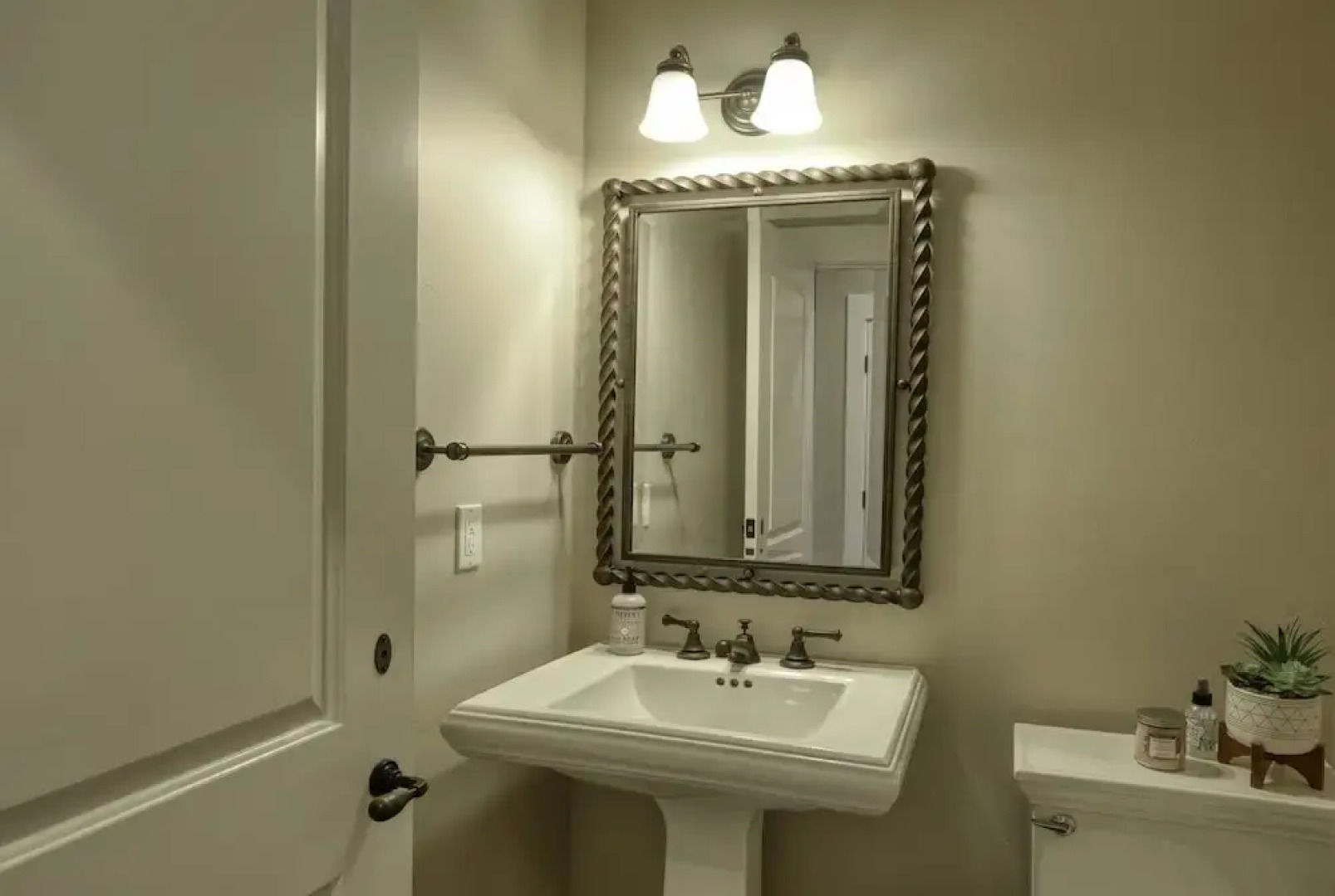 552 Paseo Street 4 Bedroom Home by Redawning