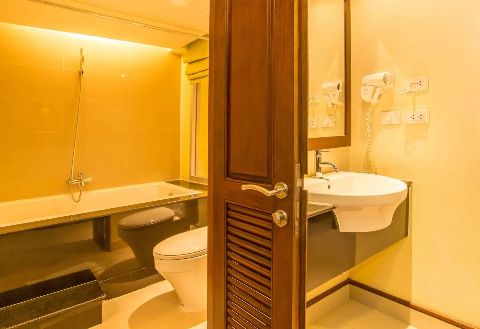 Lanta Pura Beach Resort