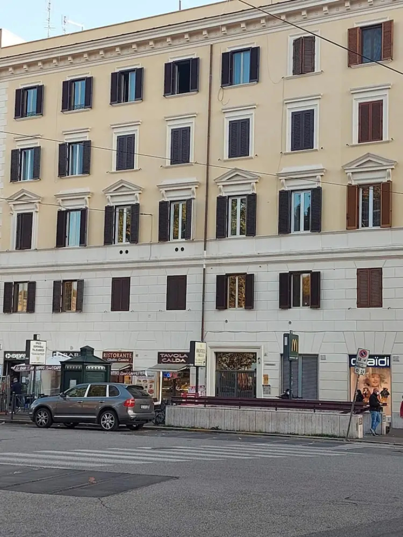 Vatican Rooms Guest House