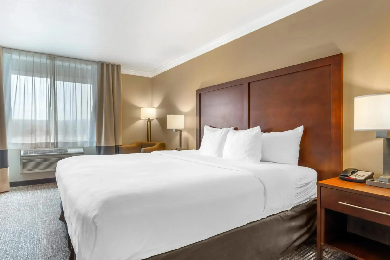 Marriott Riverside at the Convention Center