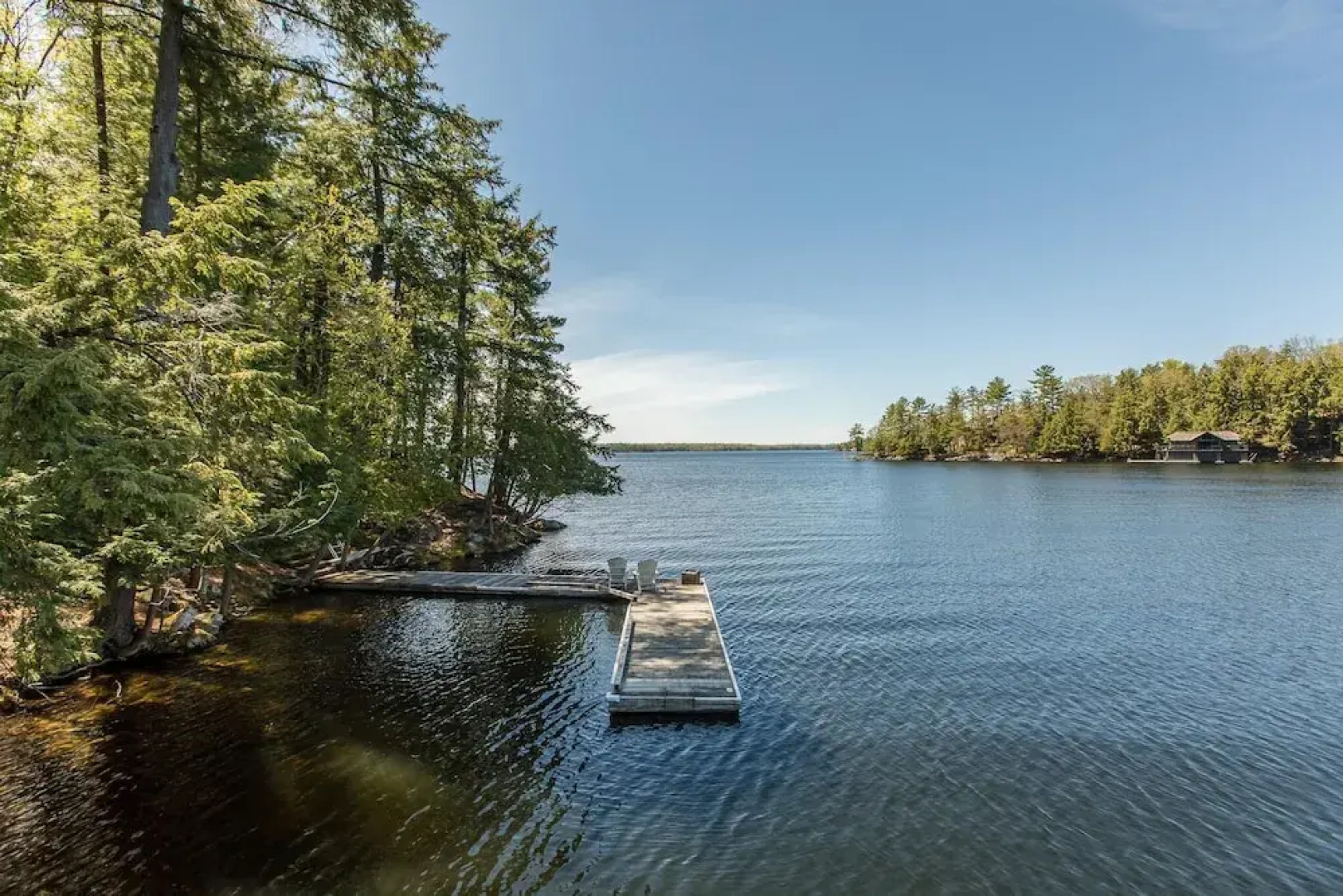 Westview~Beautiful 3 bedroom 1 bath cottage on Lake Rosseau