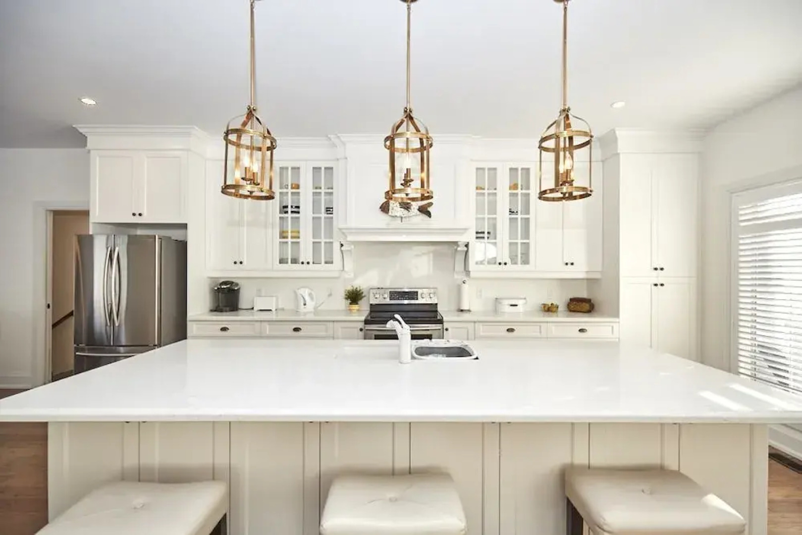 Lakeview Luxury Retreat