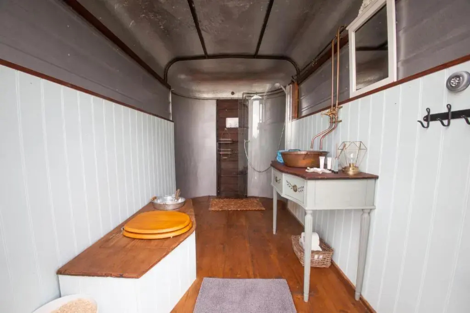 Quex Livery Glamping