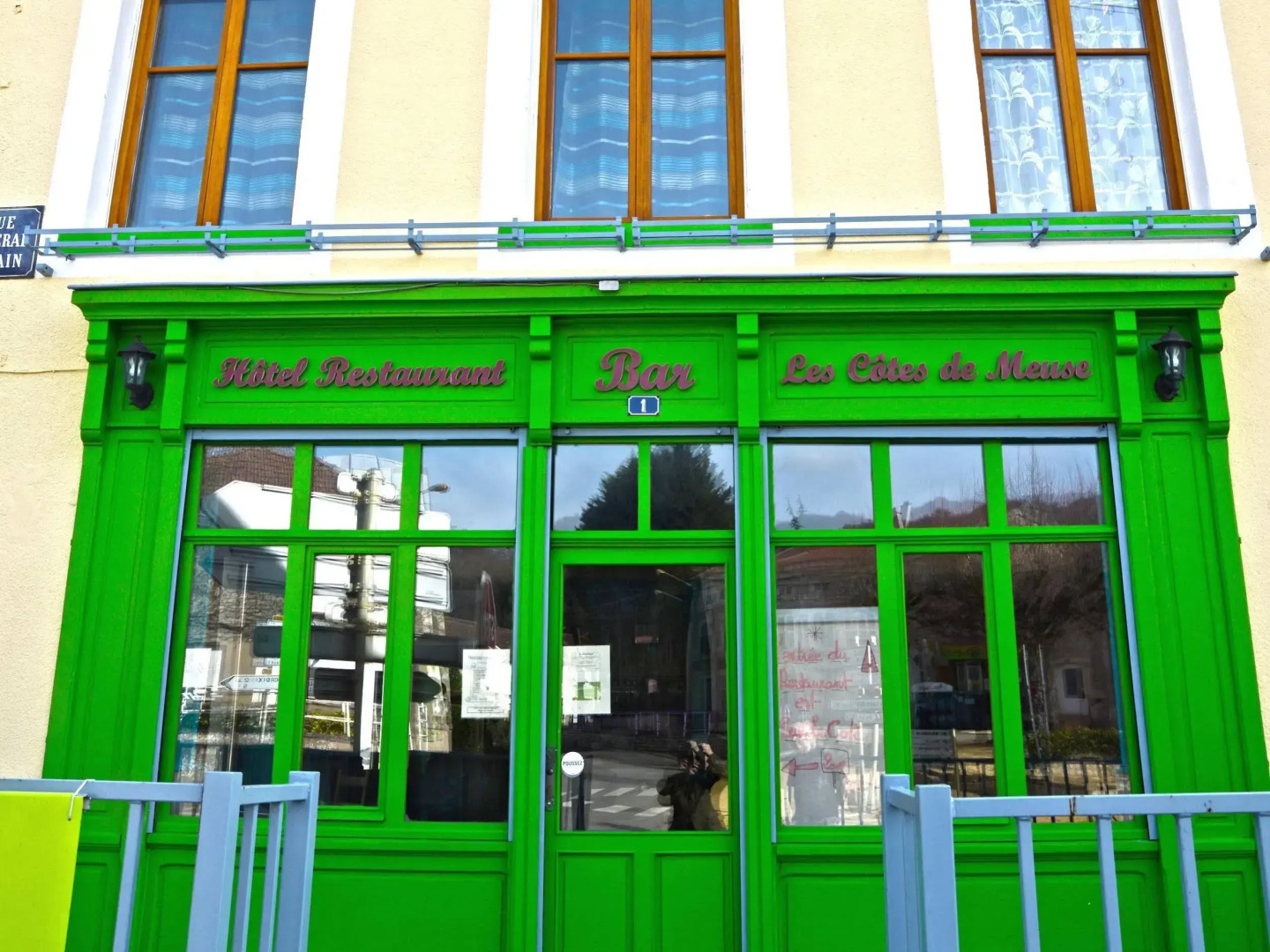 Hotel Des Cotes De Meuse