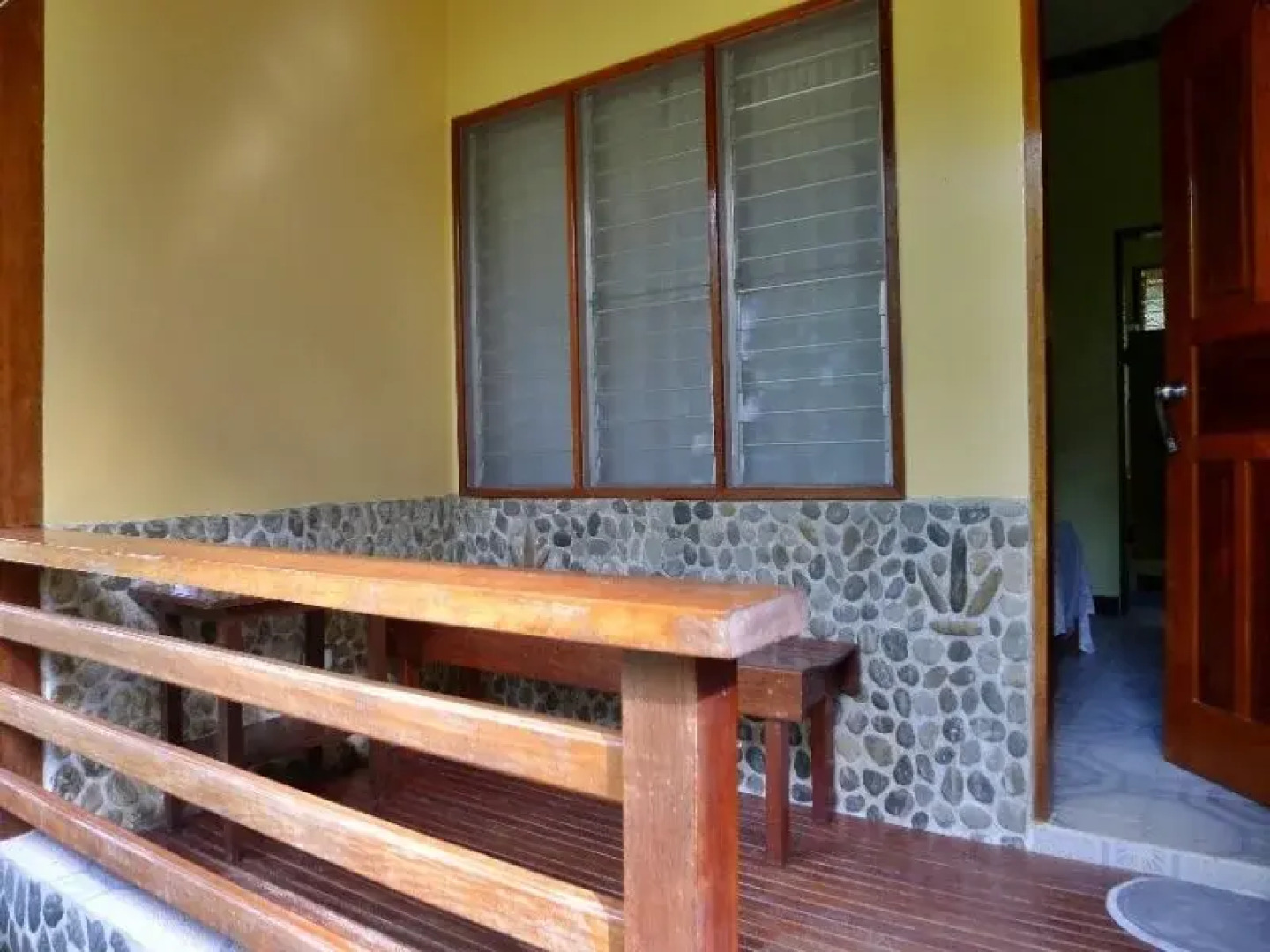 Elsas Cottage & Restaurant