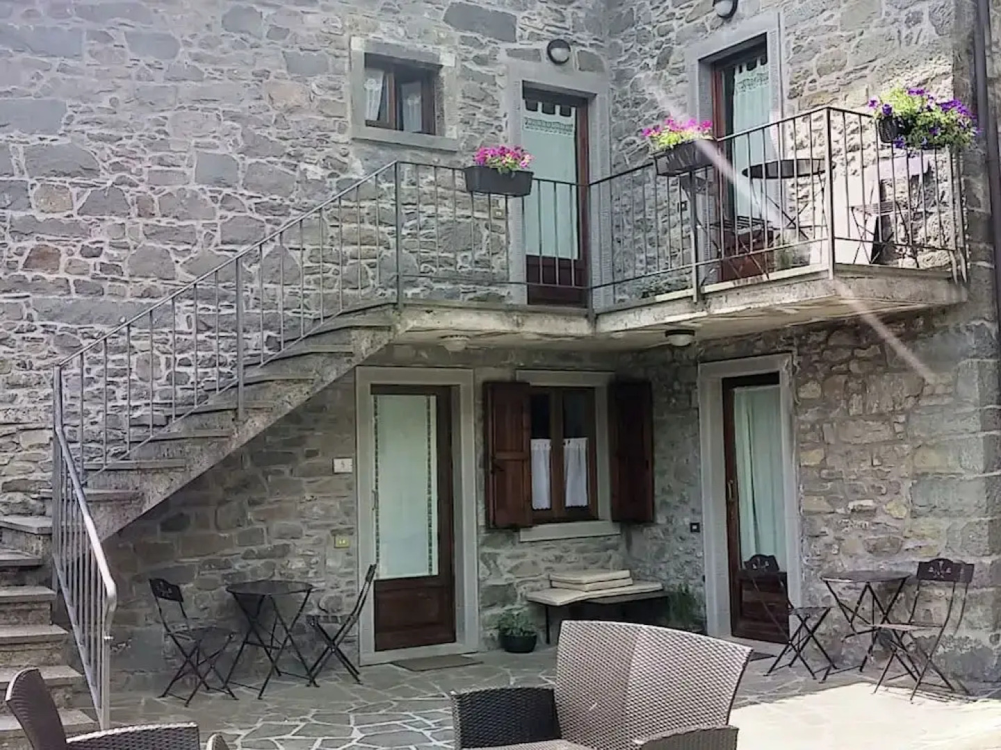 Refreshing Holiday Home With Pool, Garden, Tennis Court, BBQ