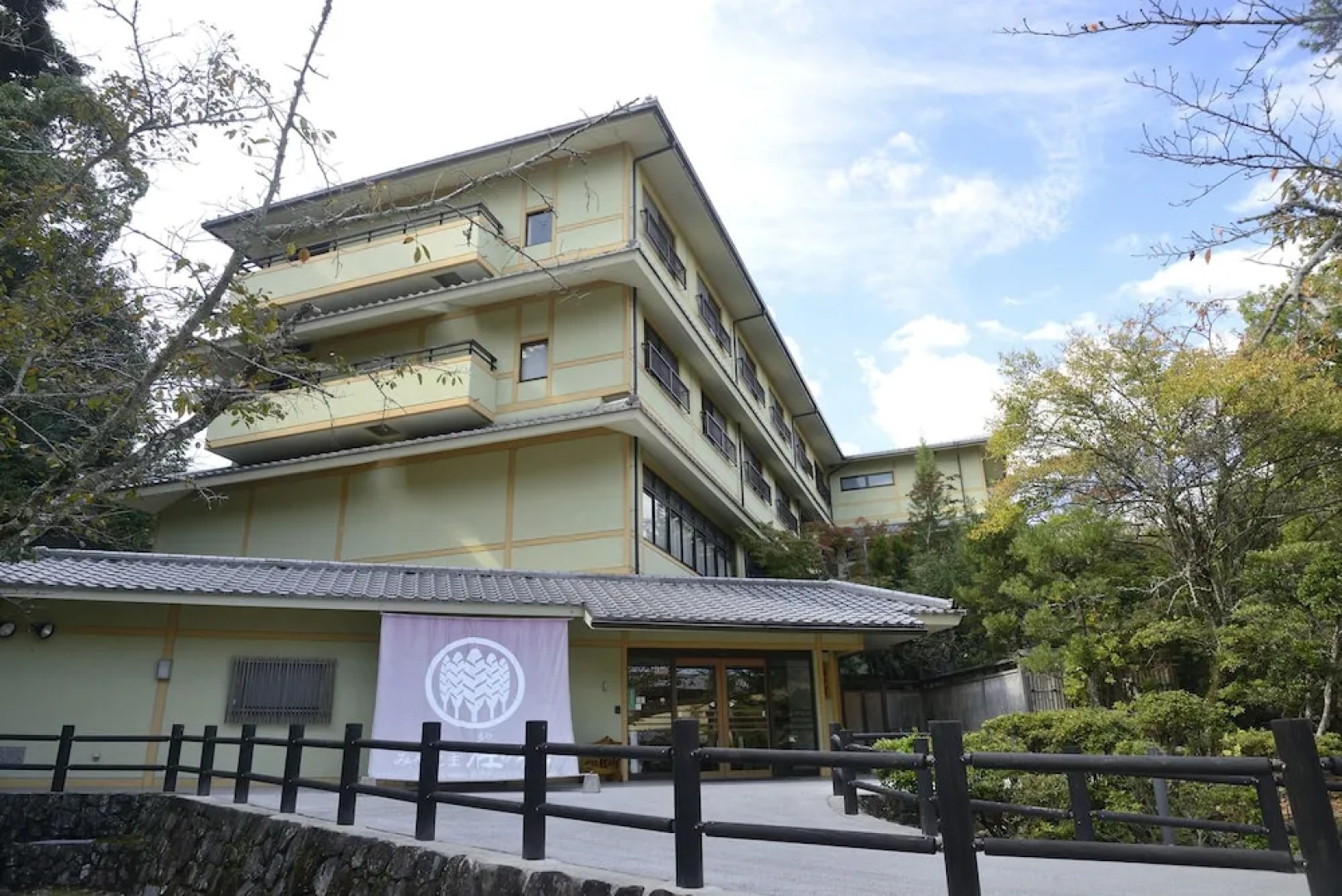Отель Miyajima MorinoYado Inn