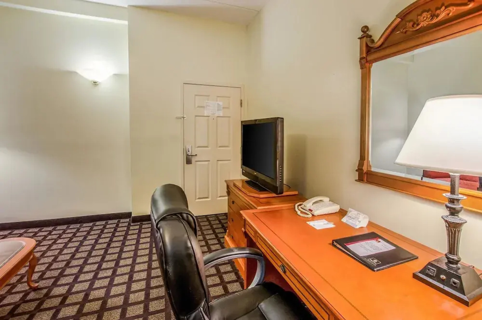 Clarion Suites Conference Center near I-95