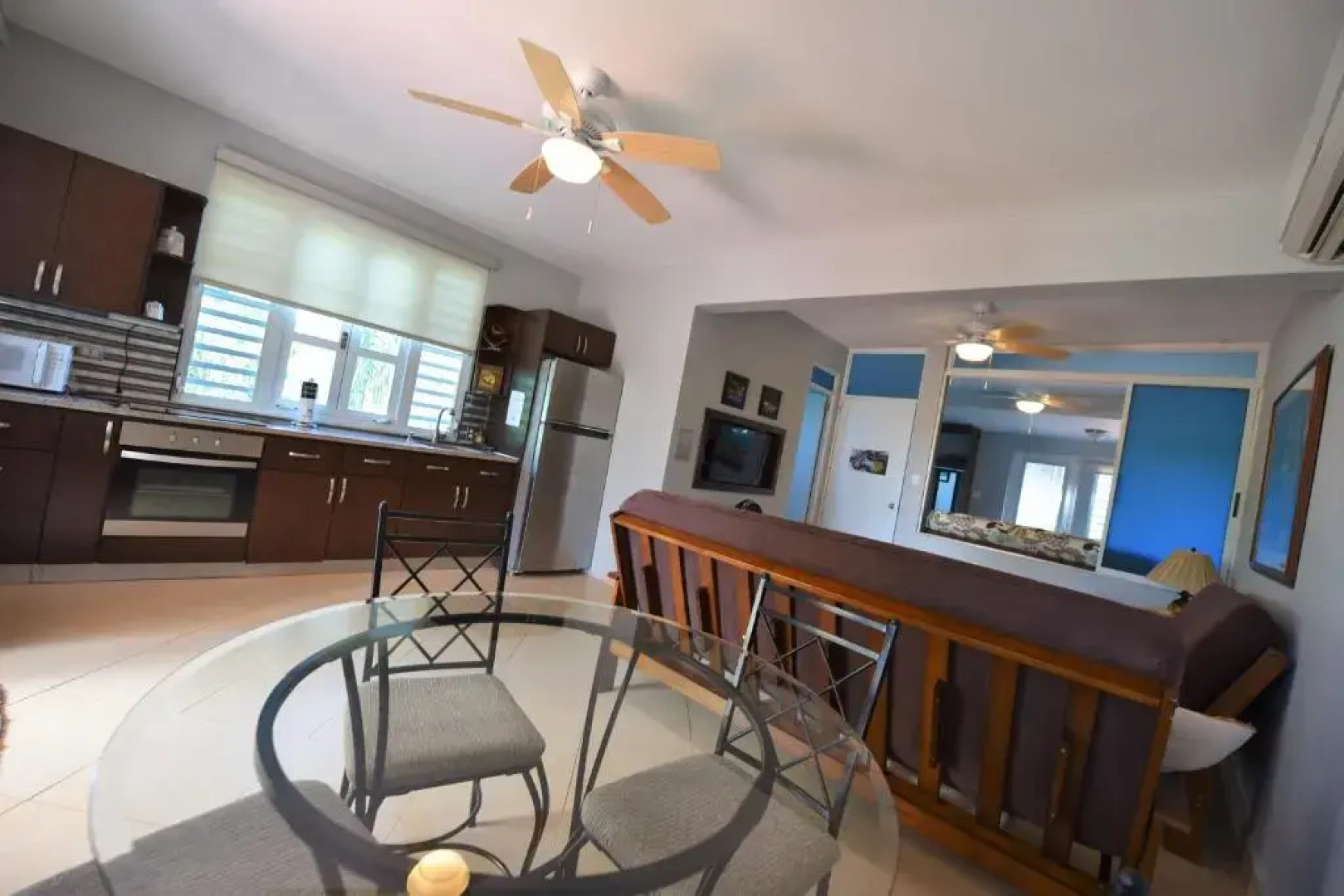 Isabela Villa sleeps 40, pool, Jacuzzi, BBQ, power plant, volley, pool table