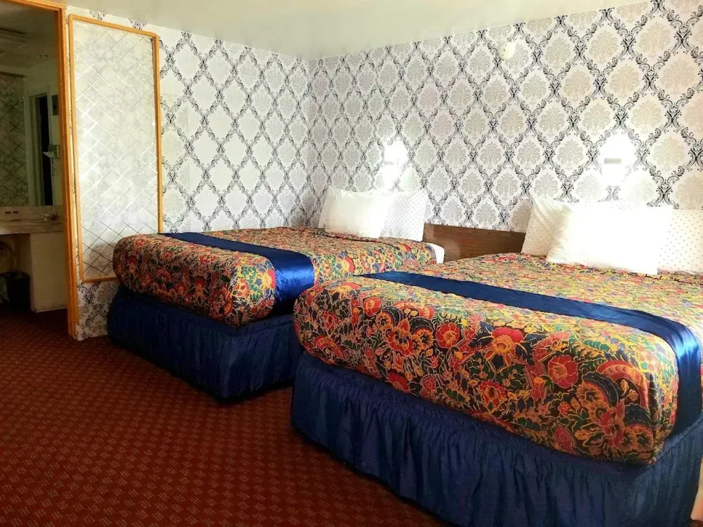 Town House Motor Inn