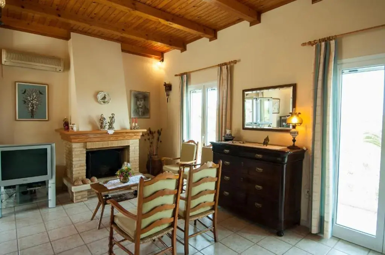 Thalia's Holiday House