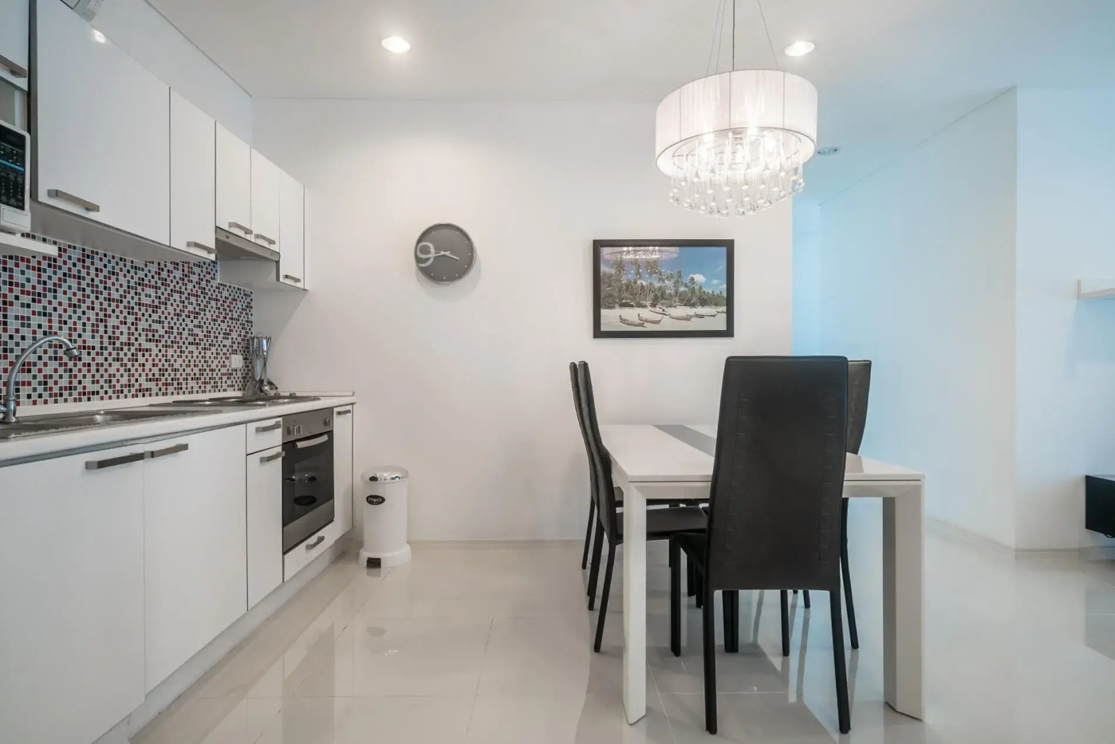 High floor 3 bdr apartment with pool and gym