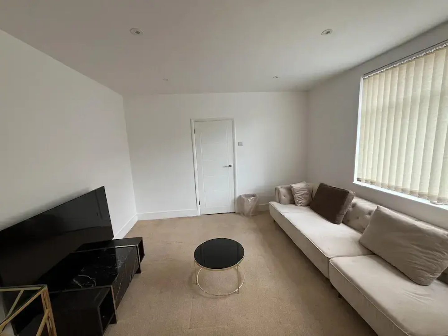 BnJ Luxury 2 Bedroom Cozy Retreat in Borehamwood