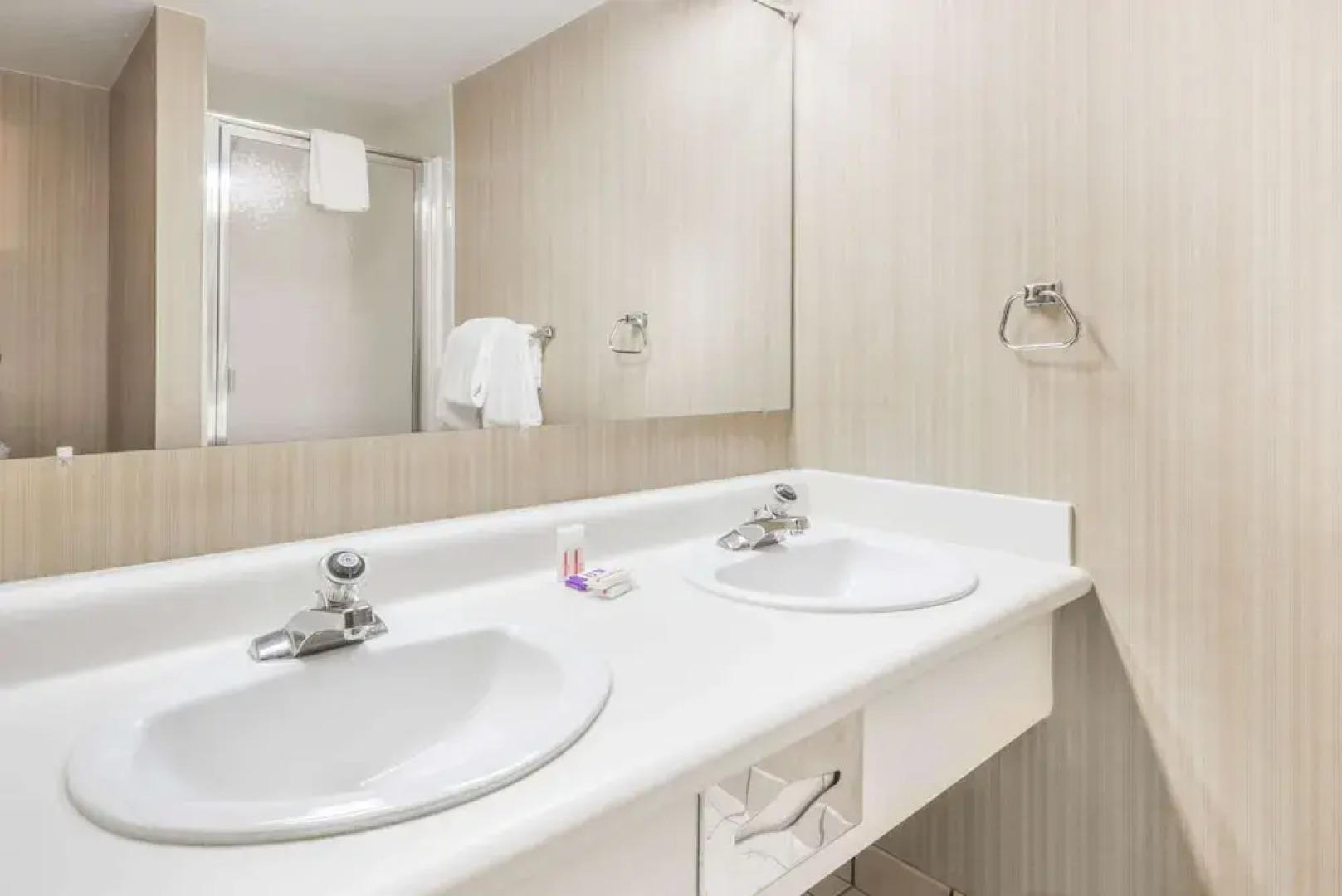 Knights Inn Dayton At Poe Ave