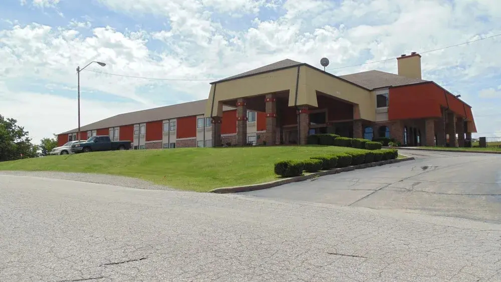 Super 8 Sapulpa Tulsa Area