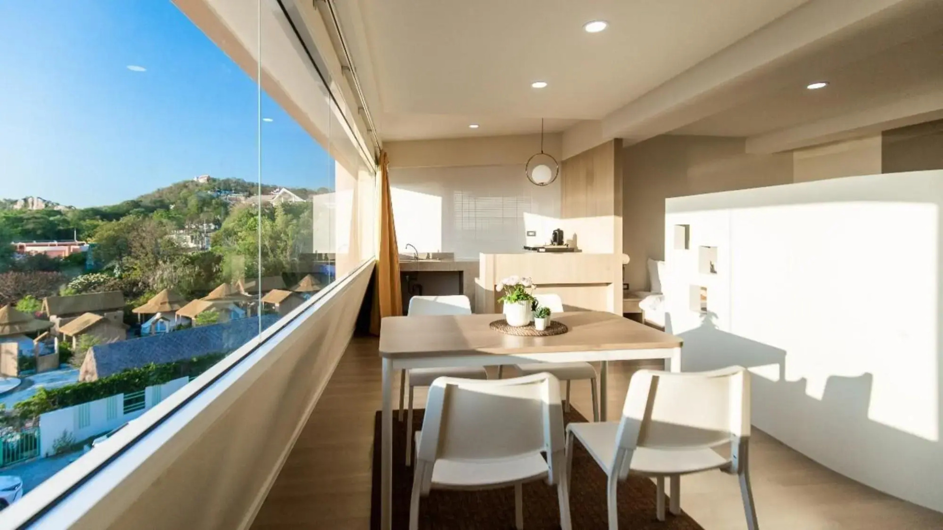 Bangsaen Villa Hotel (SHA Extra Plus)