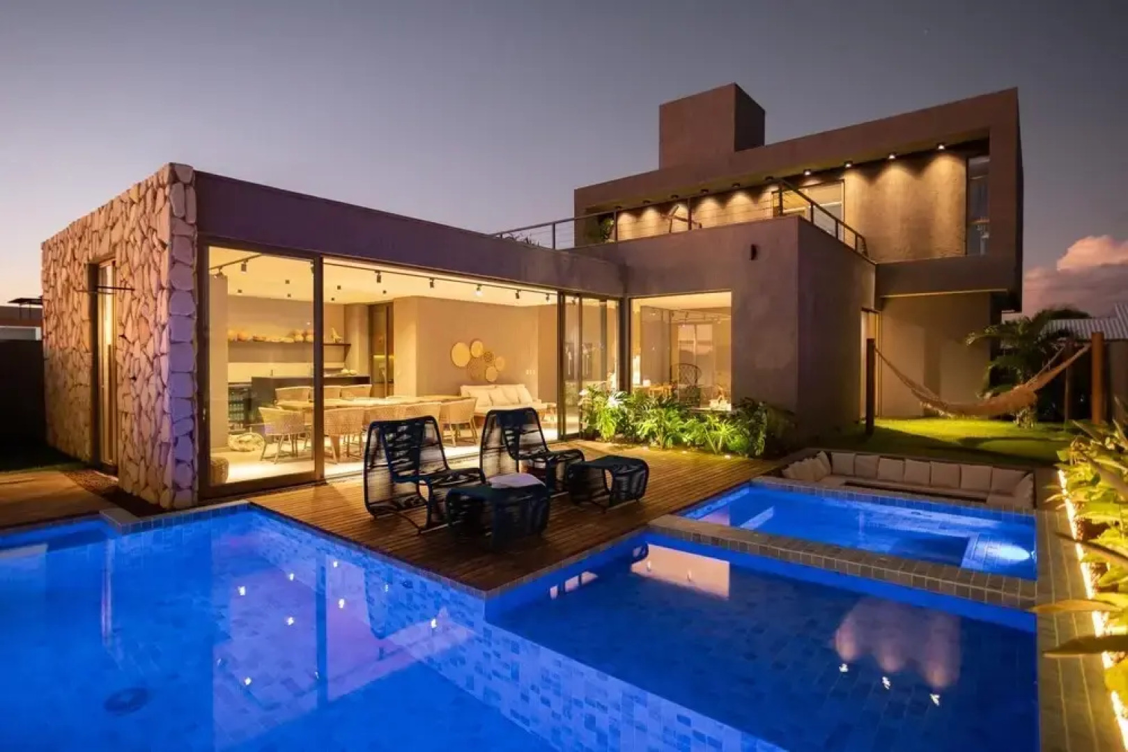 Magn Fica Casa com rea Gourmet Piscina e Jacuzzi