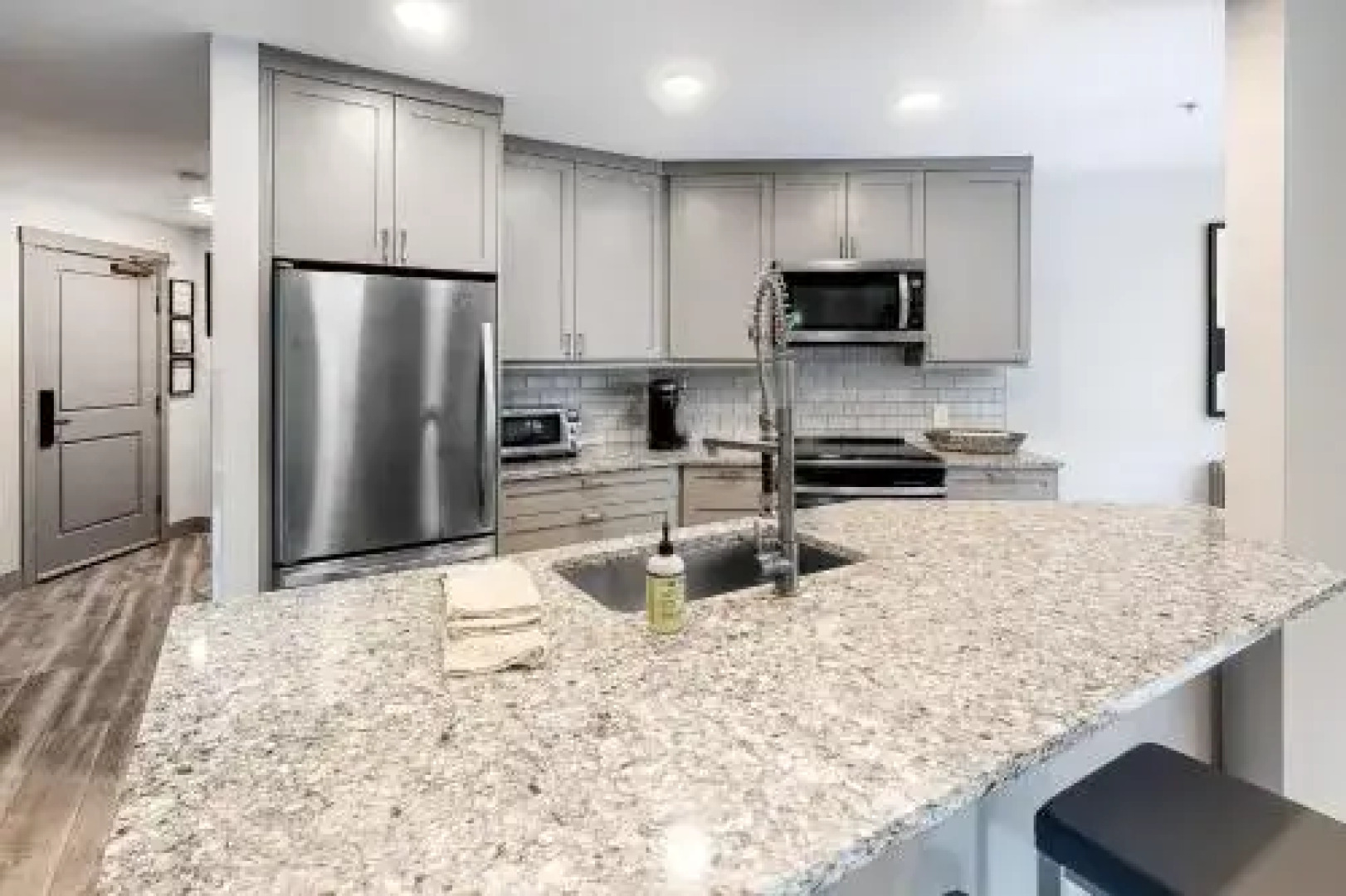 Eagle Springs East 206: White Fir Suite