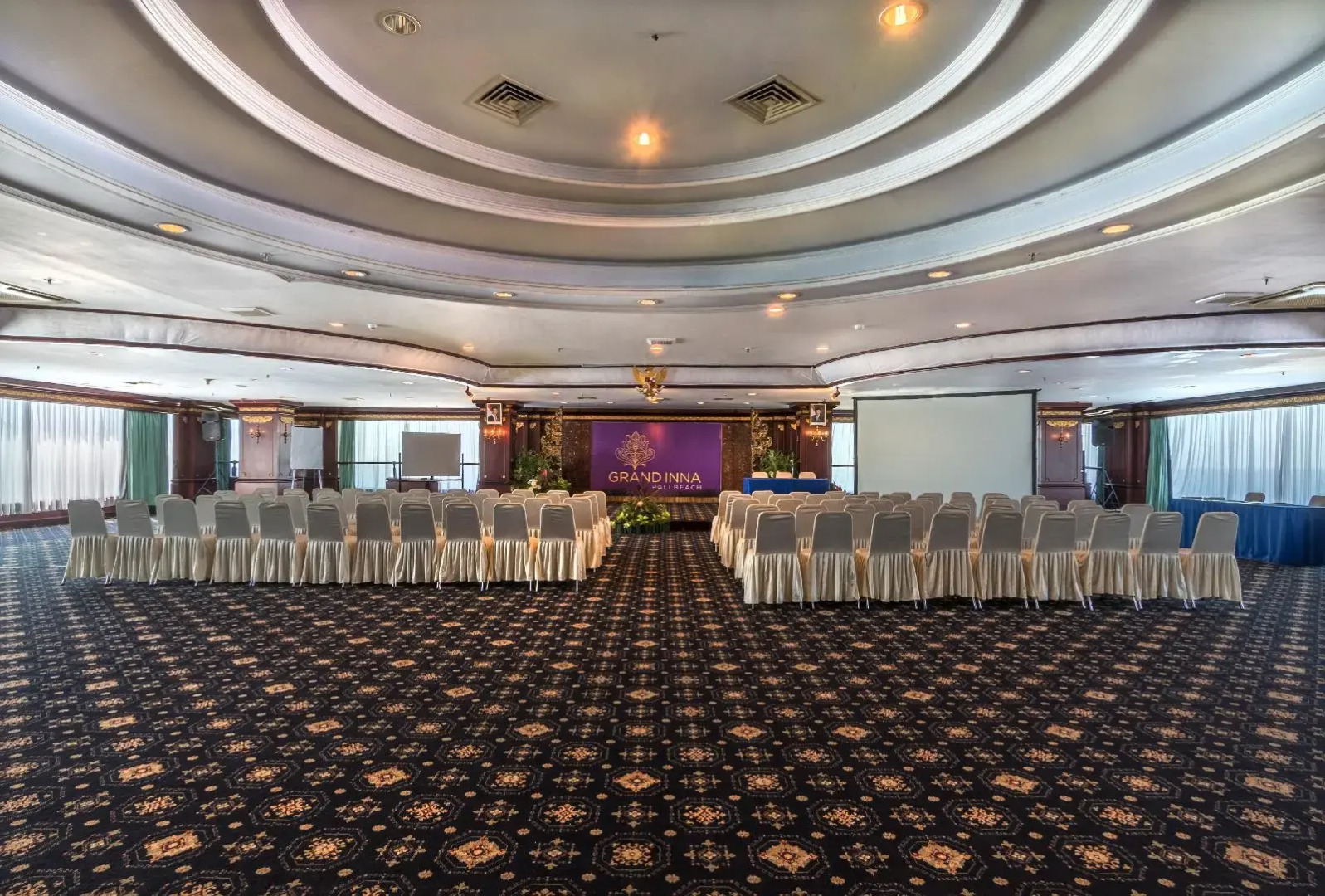 Отель Bali Beach