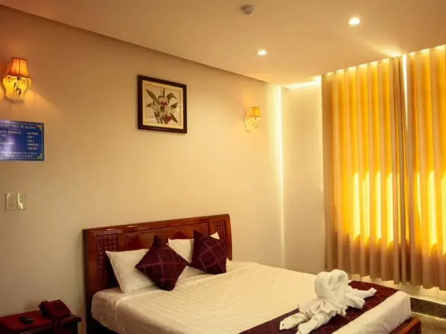 Hoang Vu Bien Ho Hotel