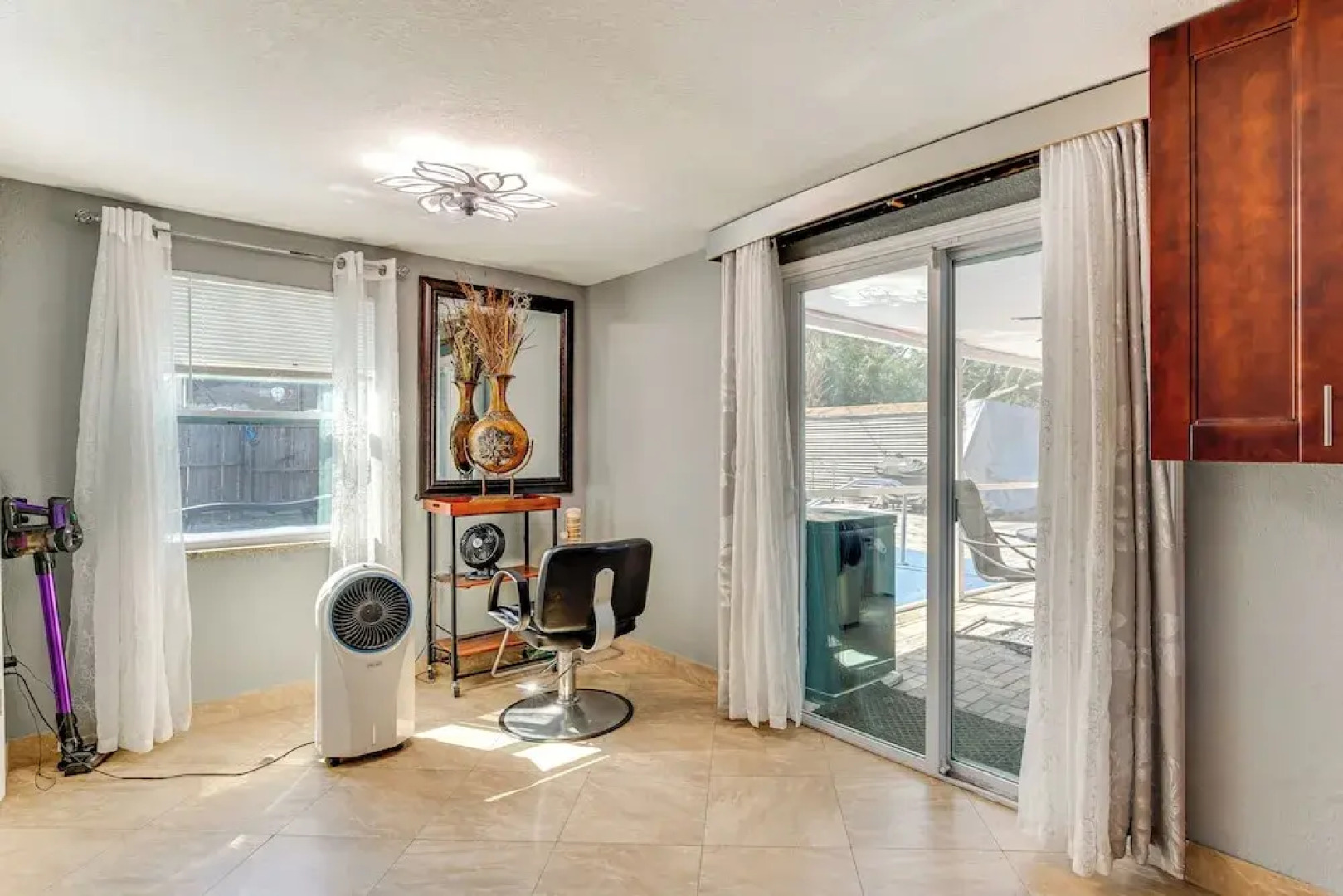 8 Mi to Sunset Beach: Home w/ Large Patio + Pool!