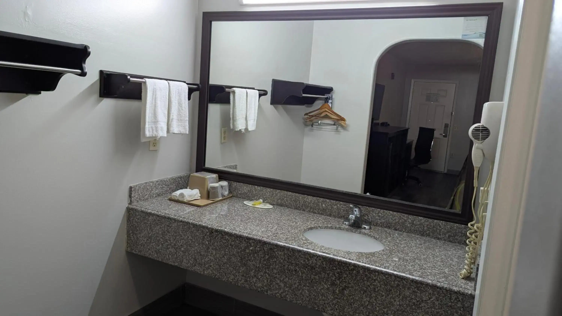 Platinum Inn & Suites Willowbrook Houston