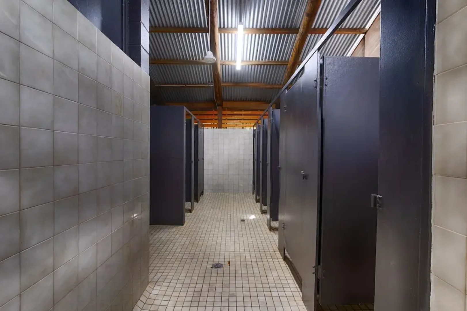 PKs Jungle Village - Hostel