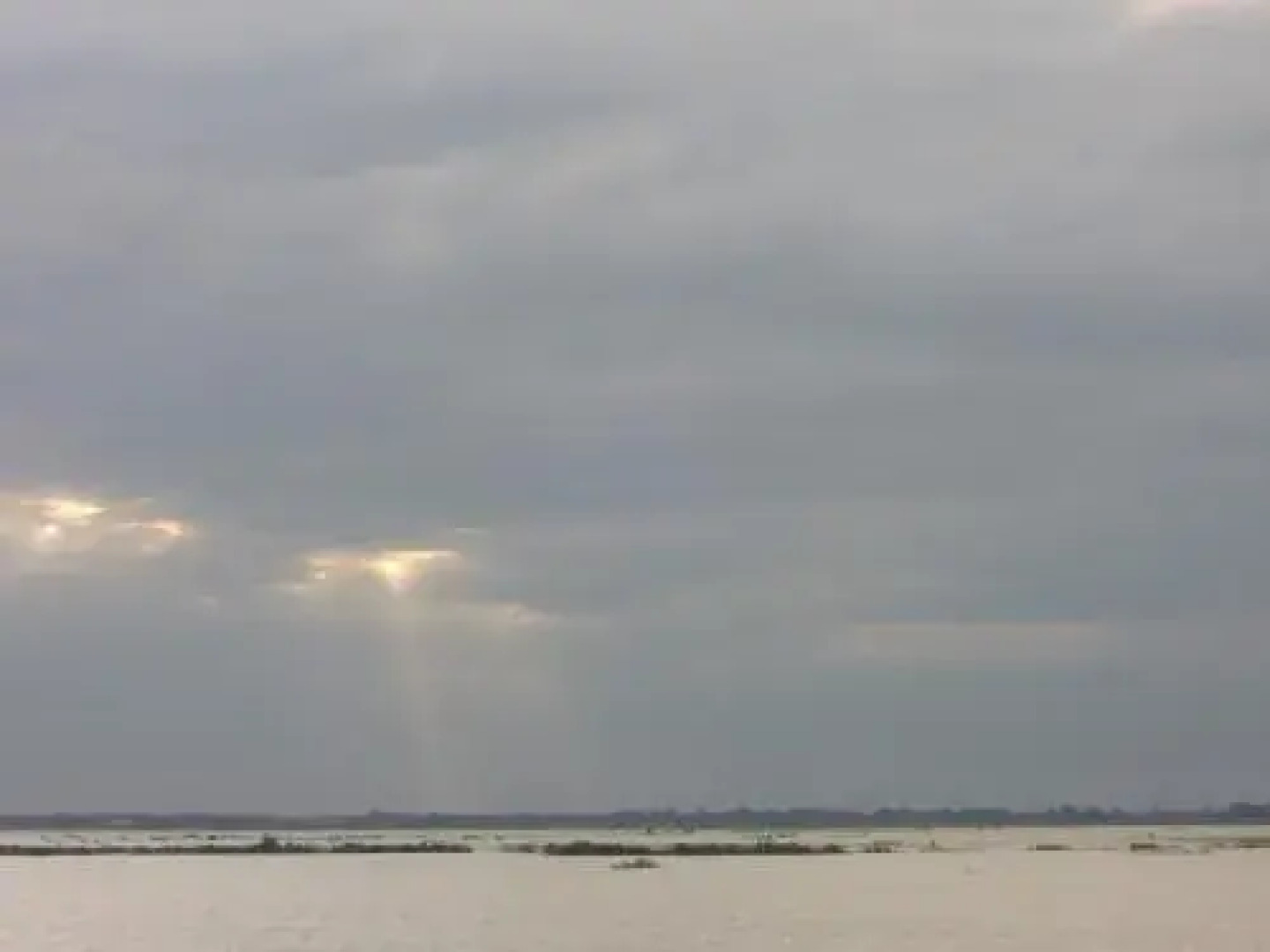 Roeung Loeung Mittapheap Restaurant & Hotel