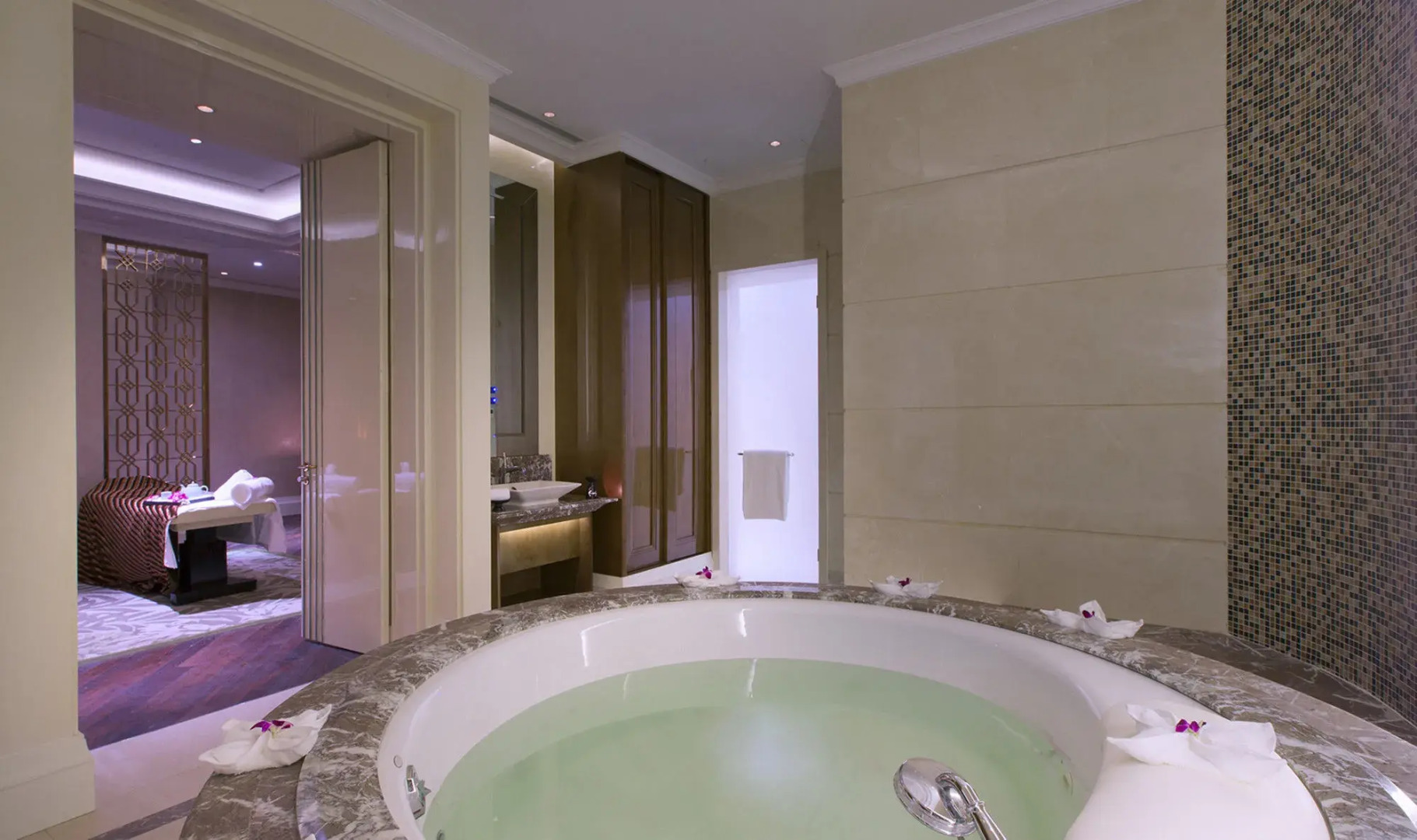 Sheraton Grand Wuhan Hankou Hotel