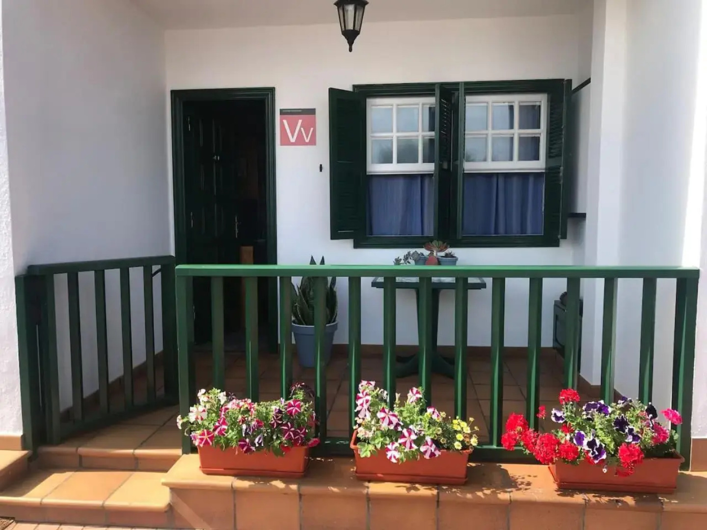 Primera línea en piscinas naturales.