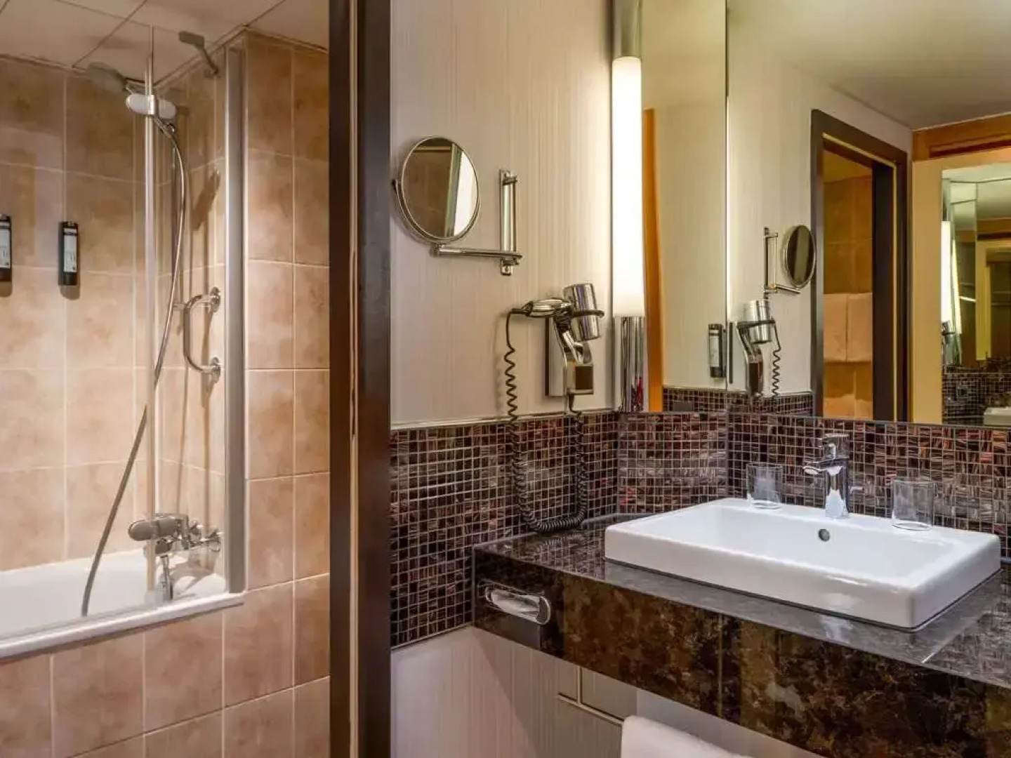 Mövenpick Hotel Nuernberg Airport