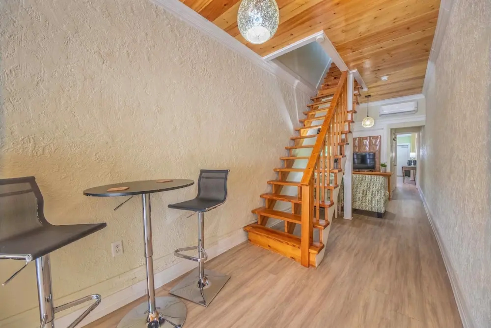 Stroll Into Town: Cozy Apartment in Kilmarnock