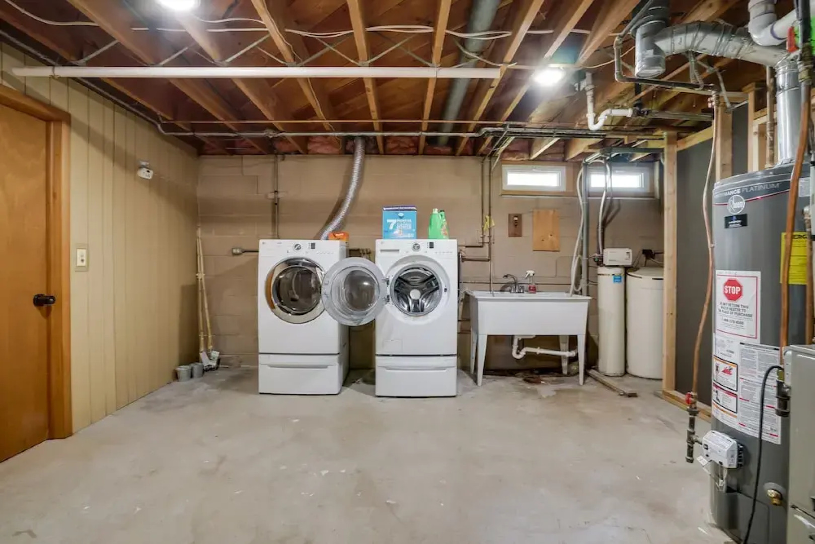 Cozy Minneapolis Home w/ Air Hockey, Near Downtown