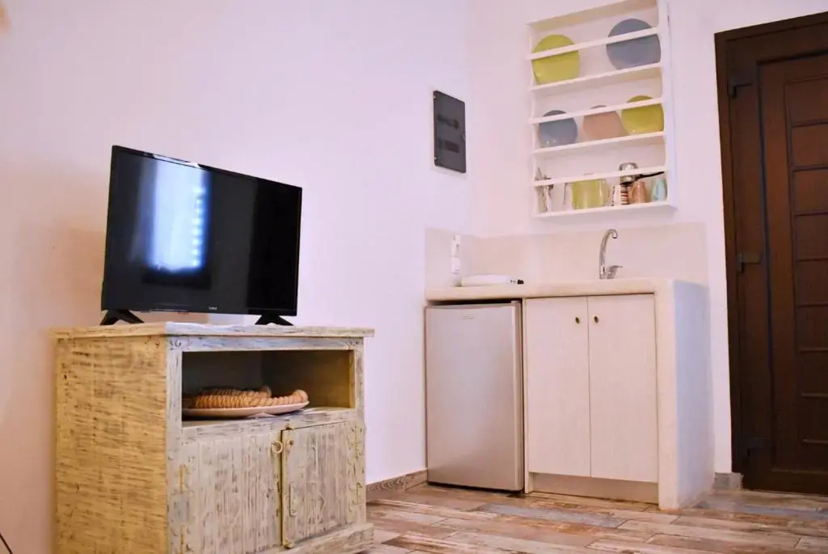 Tzamaros Studios Kythnos