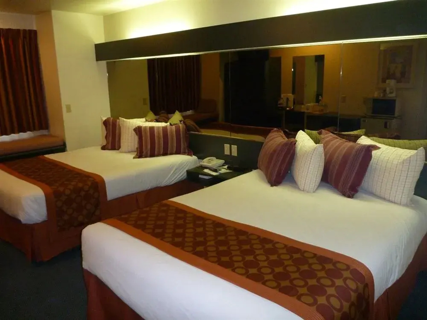 Rodeway Inn & Suites