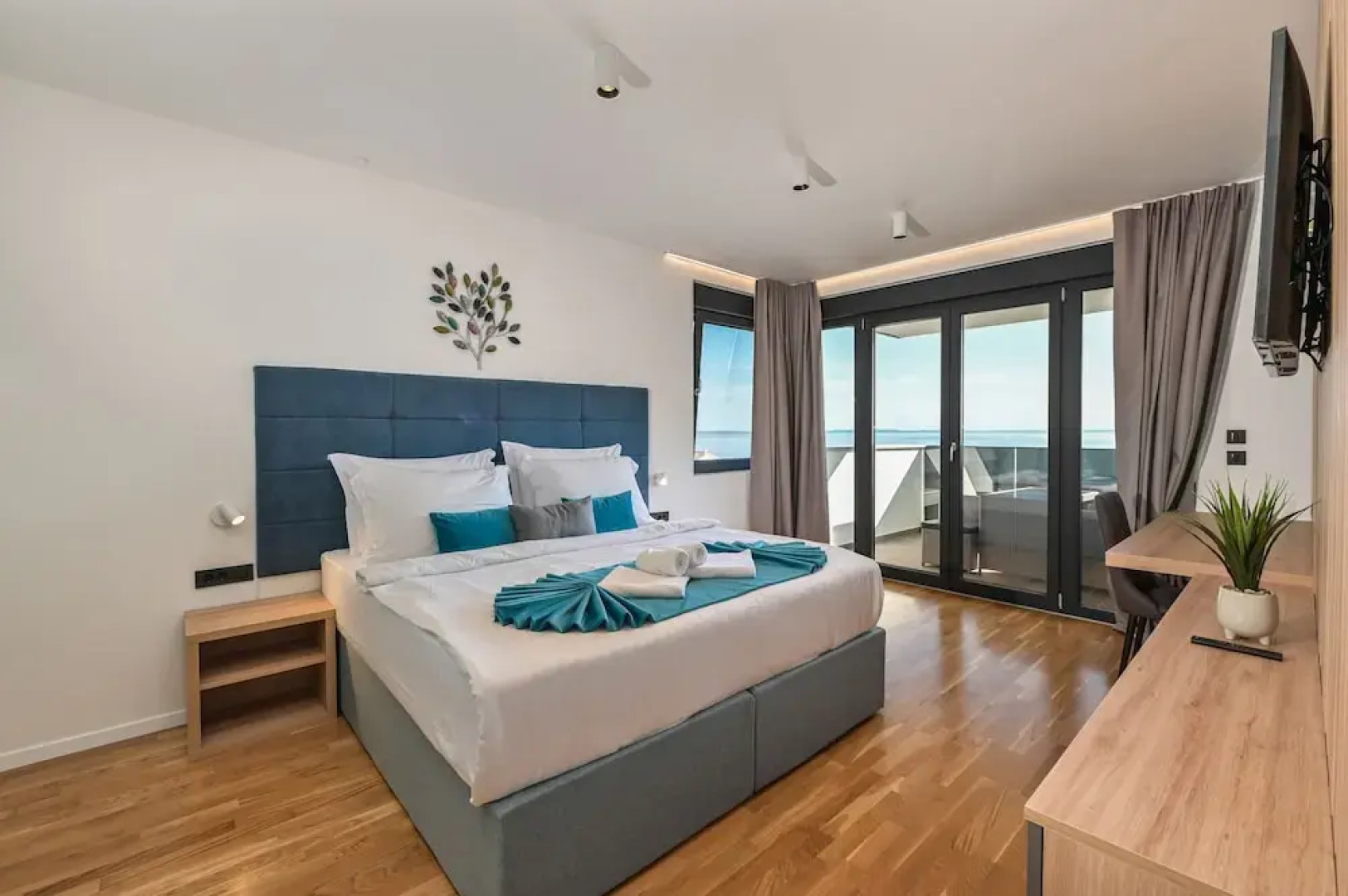 Villa Luna- Private Heated Pool