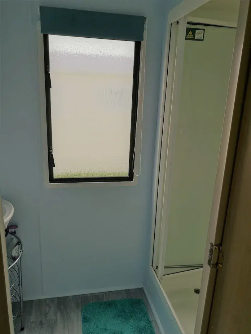 Whitstable Caravan - 5 Minutes Away From the Beach