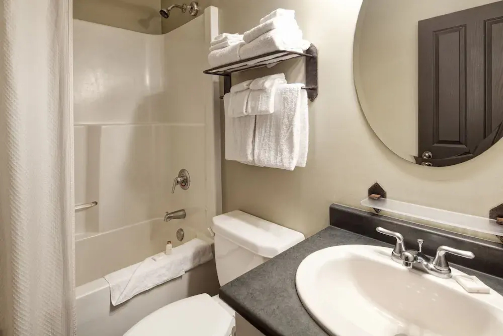 Toby Creek Lodge at Panorama Mountain Resort