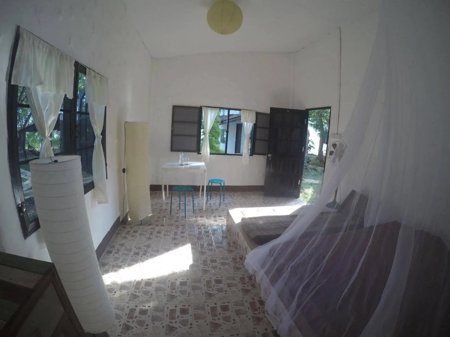 Banana Sunset Bar & Bungalows