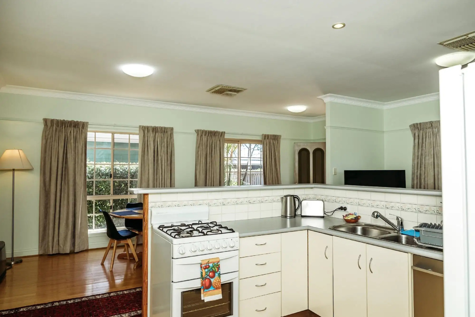 Country Pathfinder Motor Inn