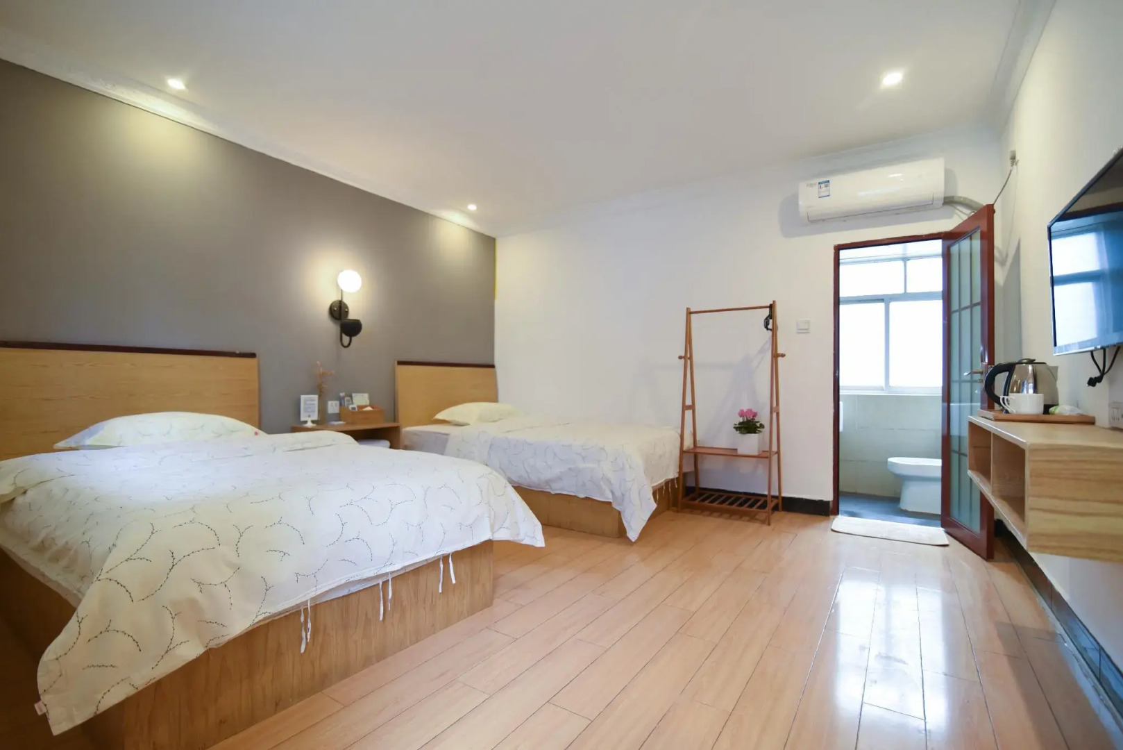 Guilin Cyan Box Hotel