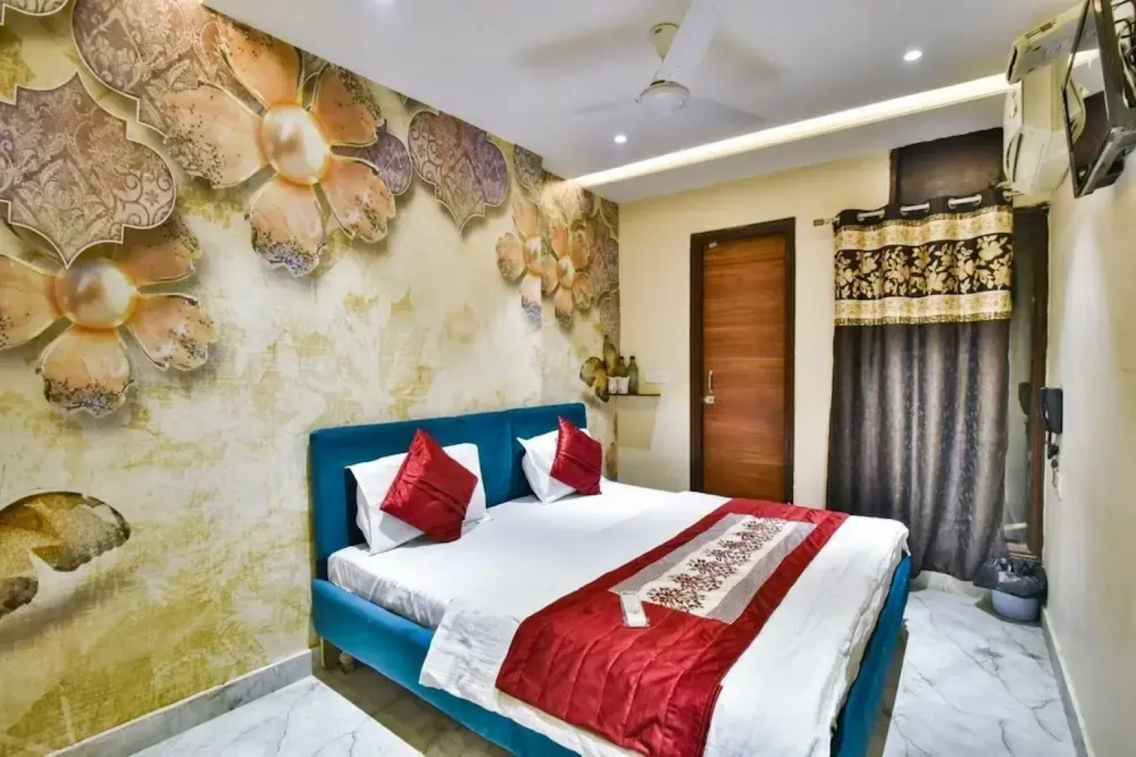 Goroomgo Shree Raj Homestay Ayodhya