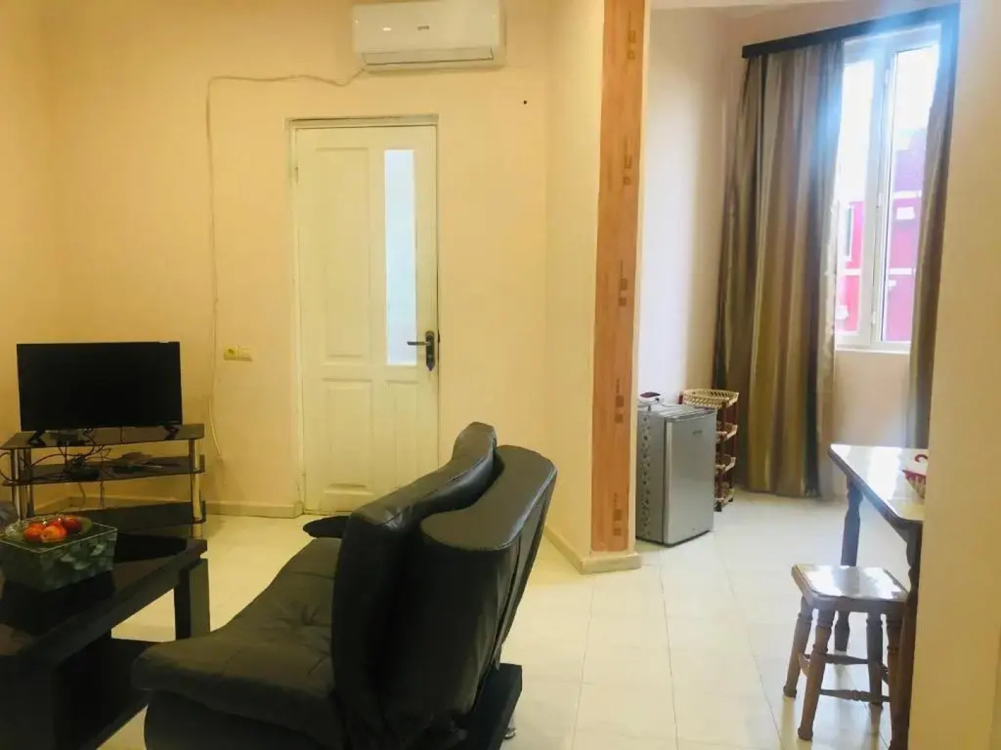 Old House Apartments