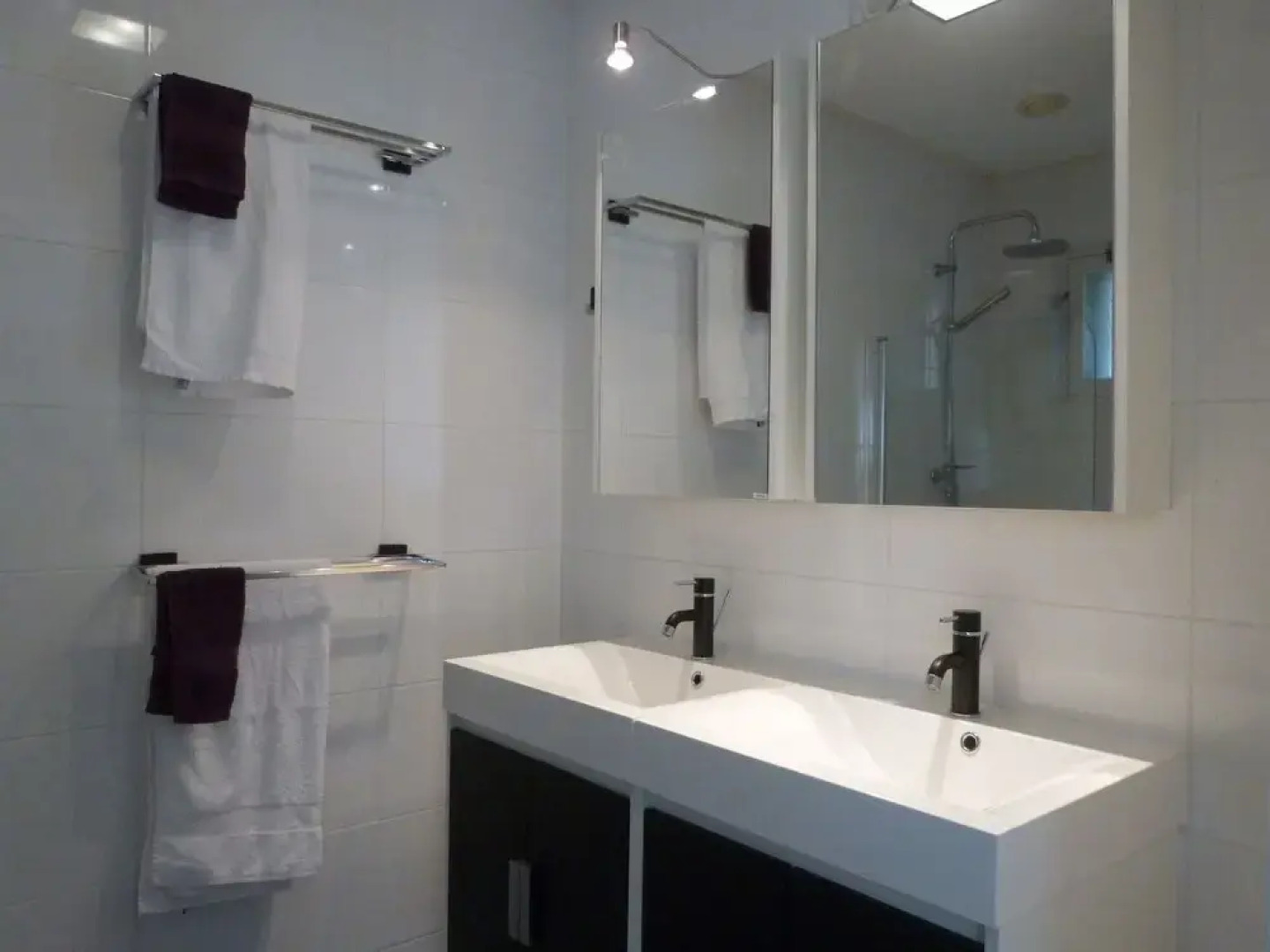 Detached villa with enclosed wooded garden with lawn, jacuzzi and infrared sauna